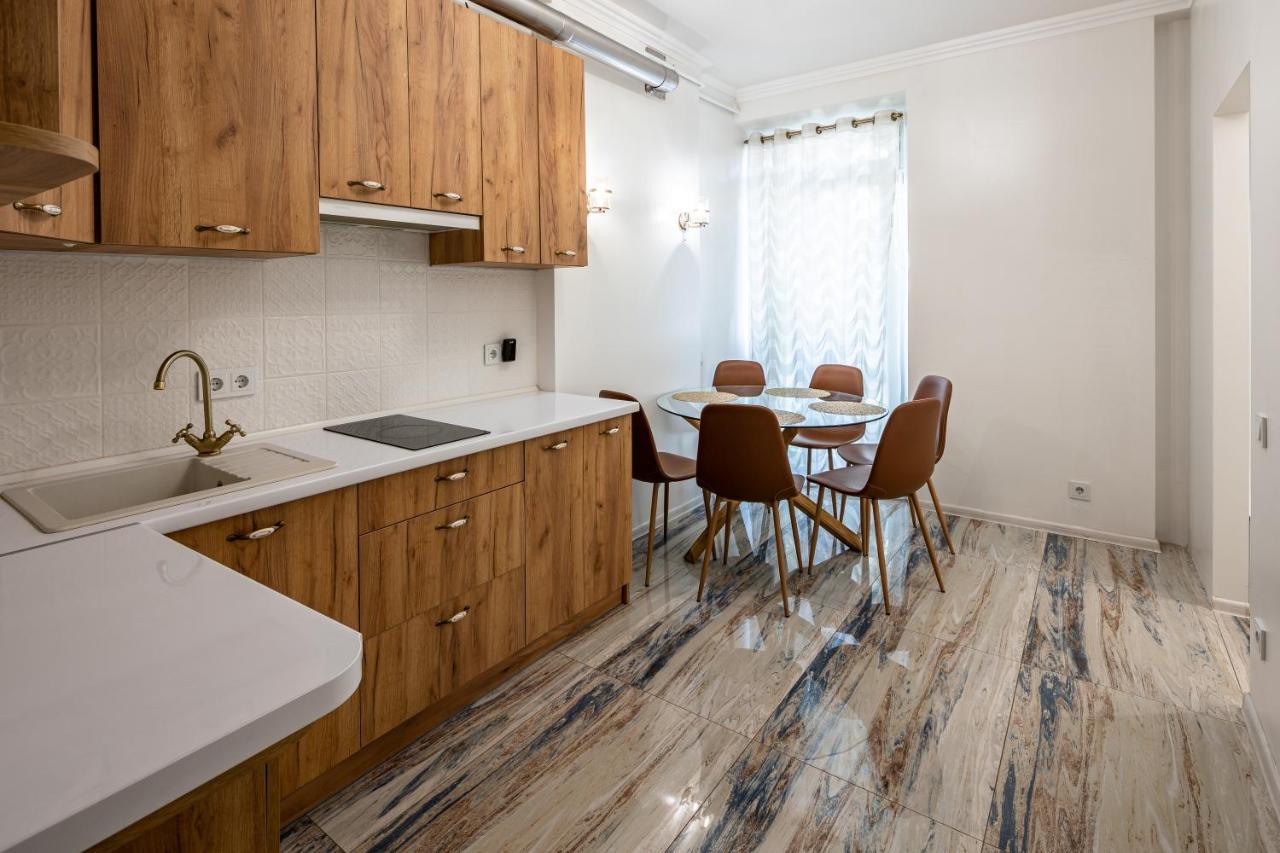 Apartamento Romari Вічева 1 Leópolis Exterior foto